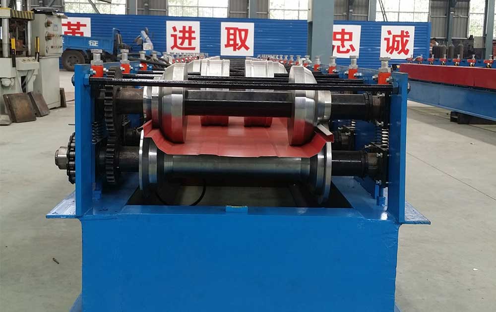 Standing Seam Roof Panel Roll Forming Machine (YX66-470)